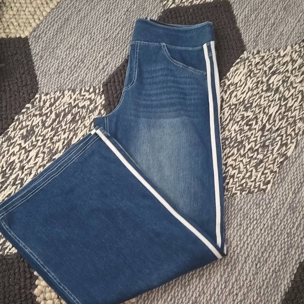NWT HALRA WIDE LEG JEANS. SIZE XL - Picture 4 of 4
